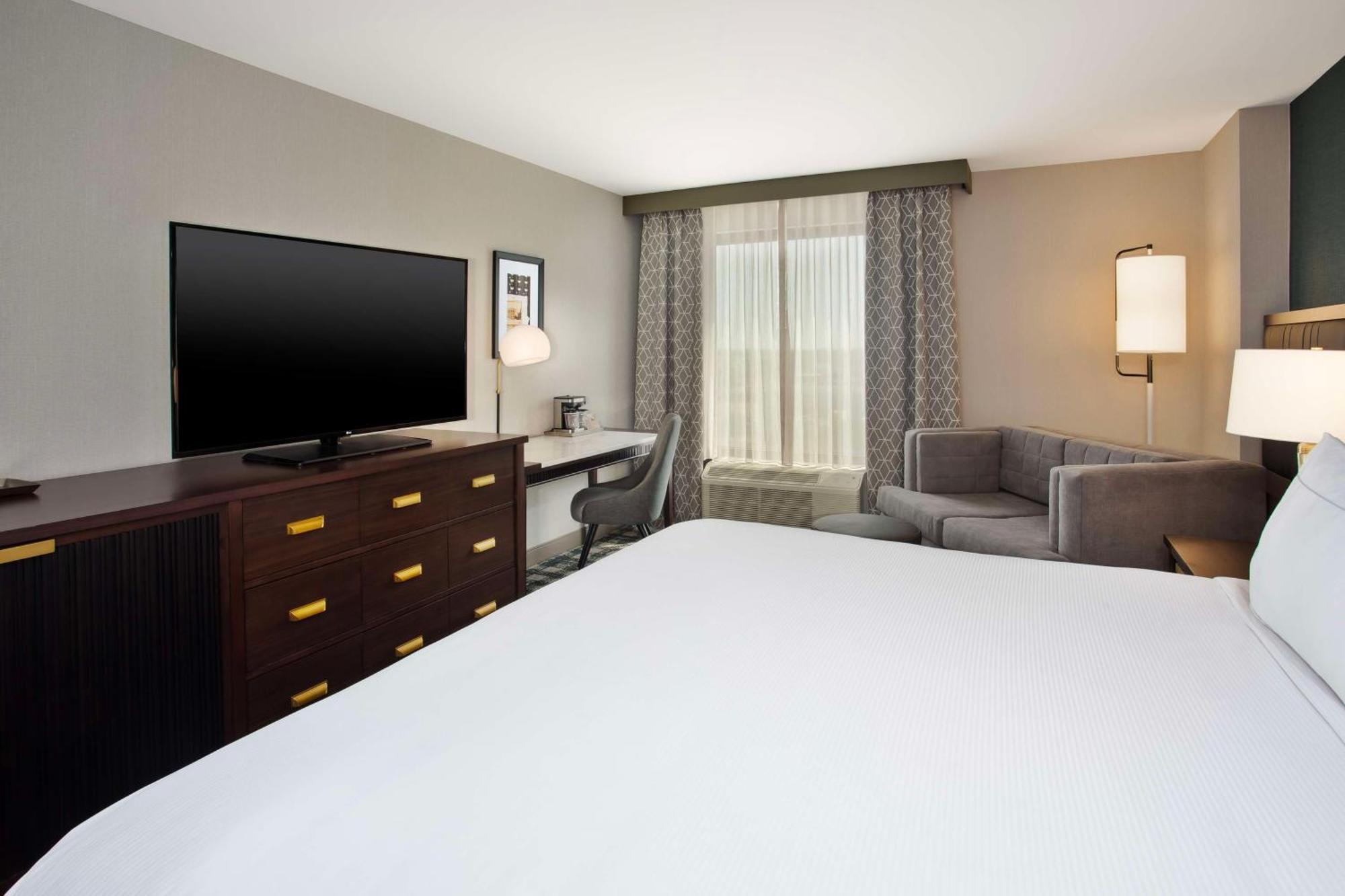 Doubletree By Hilton Lansing Hotel Luaran gambar