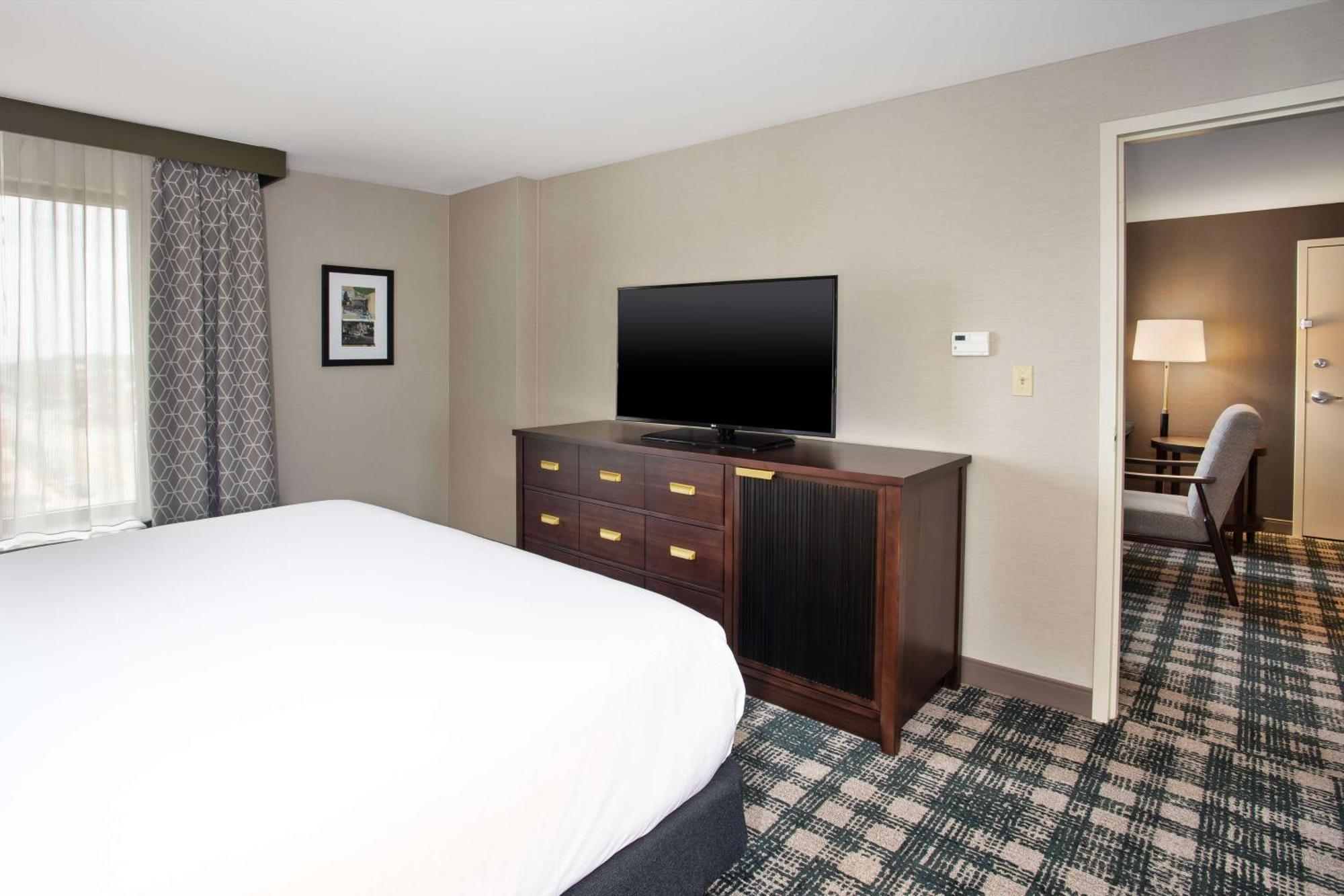 Doubletree By Hilton Lansing Hotel Luaran gambar