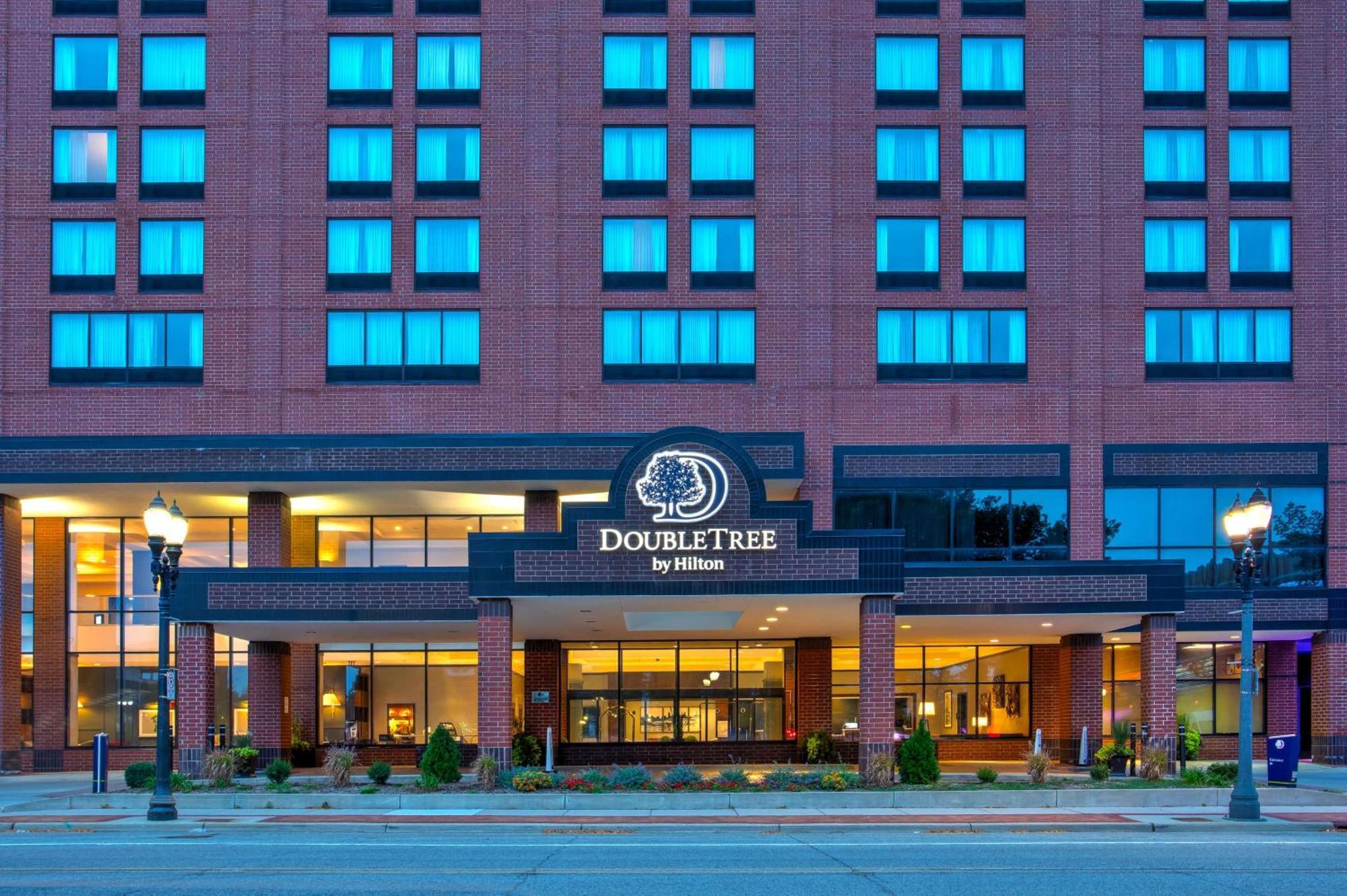 Doubletree By Hilton Lansing Hotel Luaran gambar
