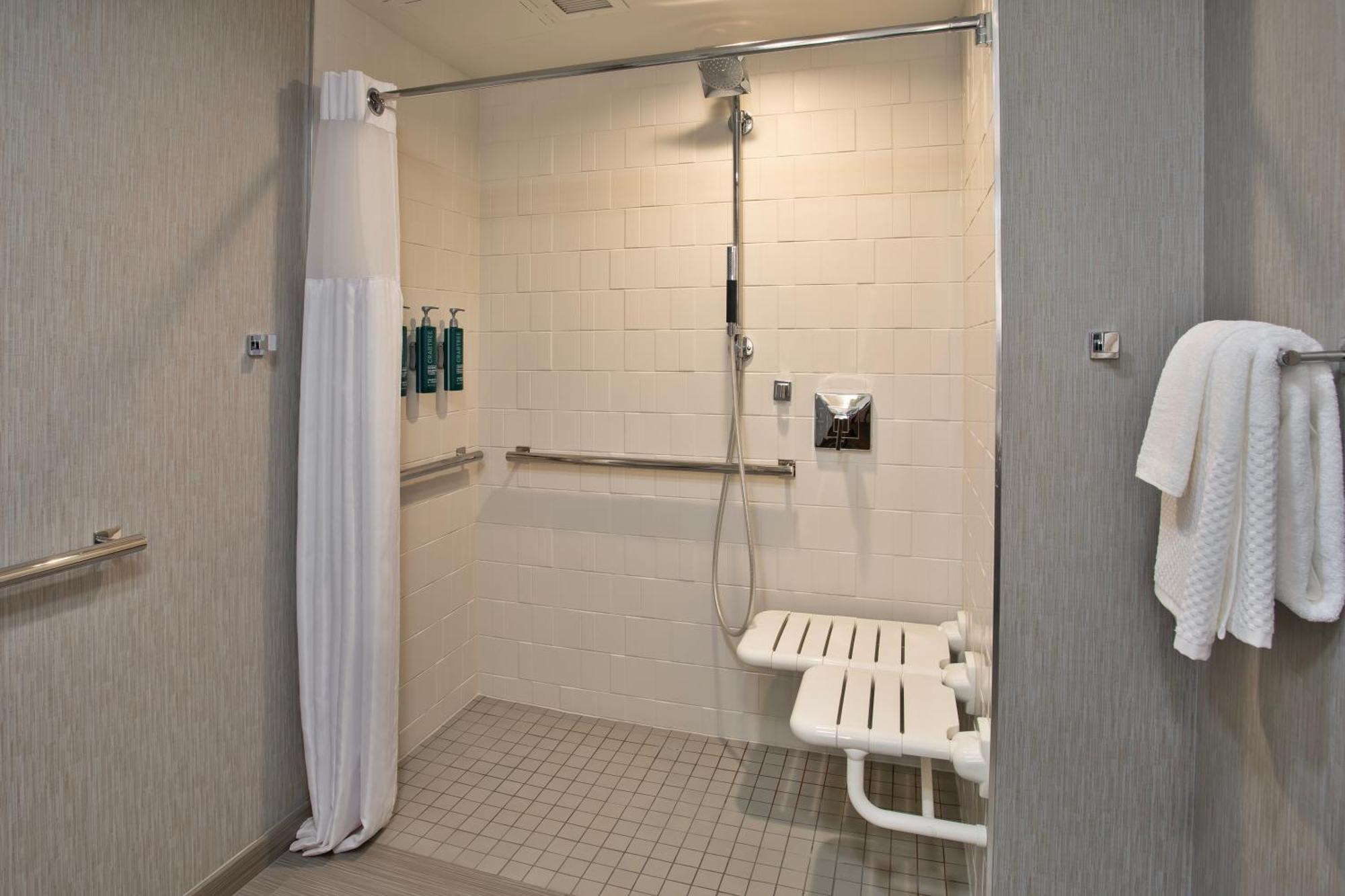 Doubletree By Hilton Lansing Hotel Luaran gambar
