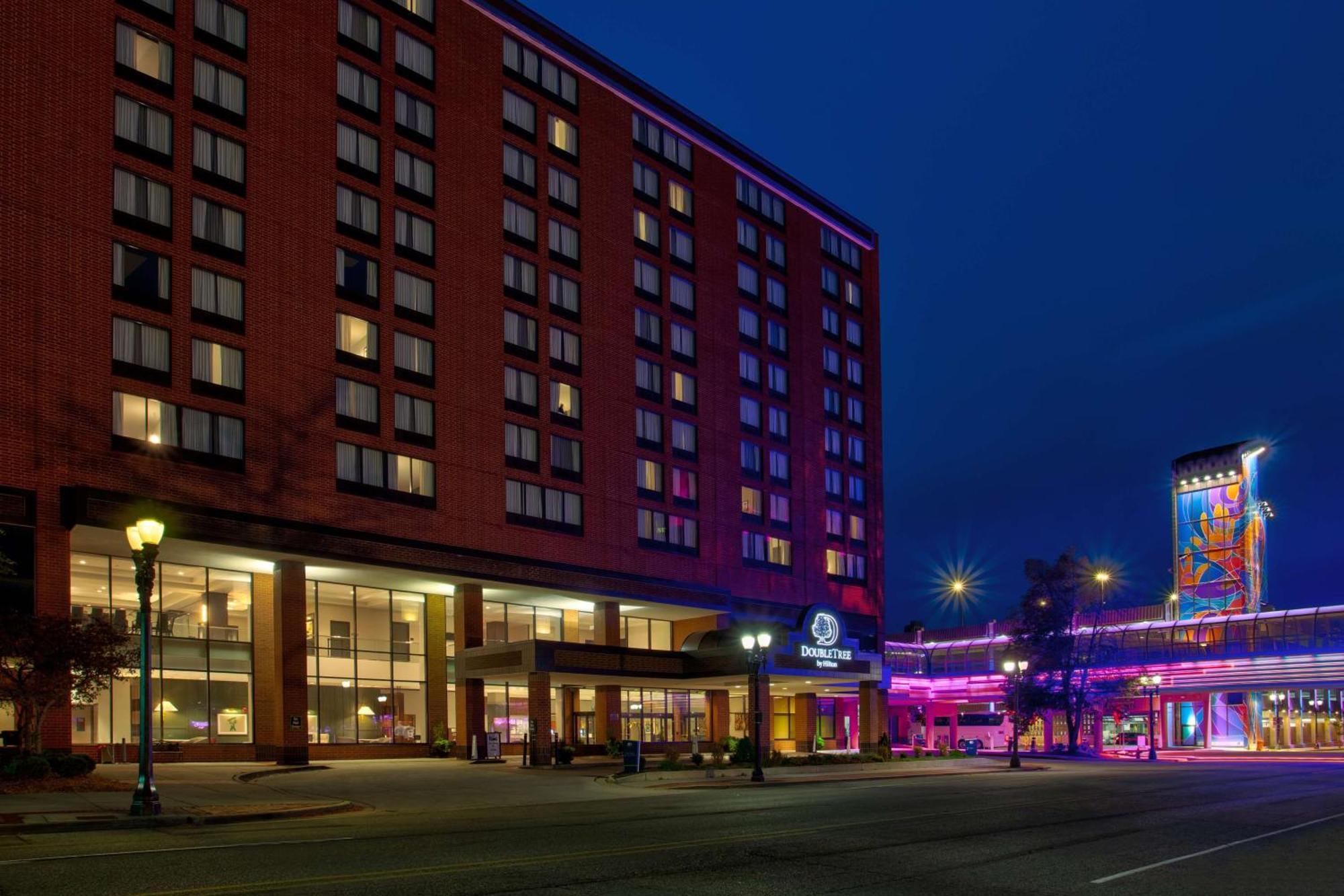 Doubletree By Hilton Lansing Hotel Luaran gambar