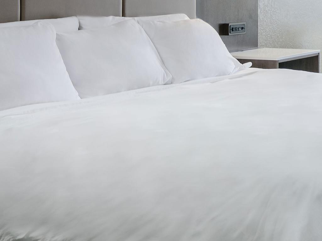 Doubletree By Hilton Lansing Hotel Bilik gambar