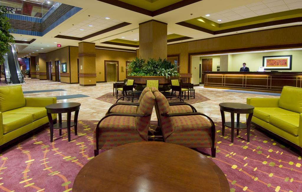 Doubletree By Hilton Lansing Hotel Dalaman gambar