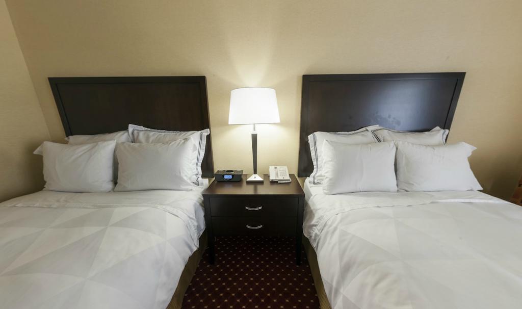 Doubletree By Hilton Lansing Hotel Bilik gambar